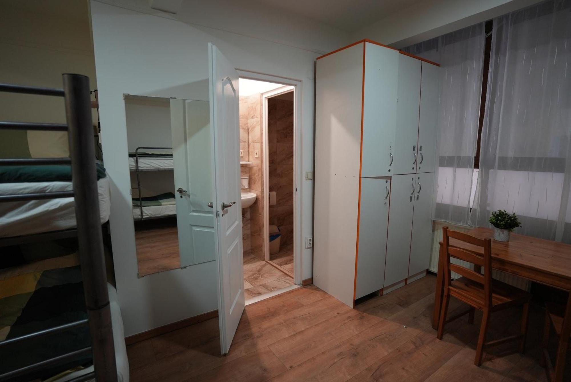 Center Hostel And Guest House บูดาเปสต์ ภายนอก รูปภาพ