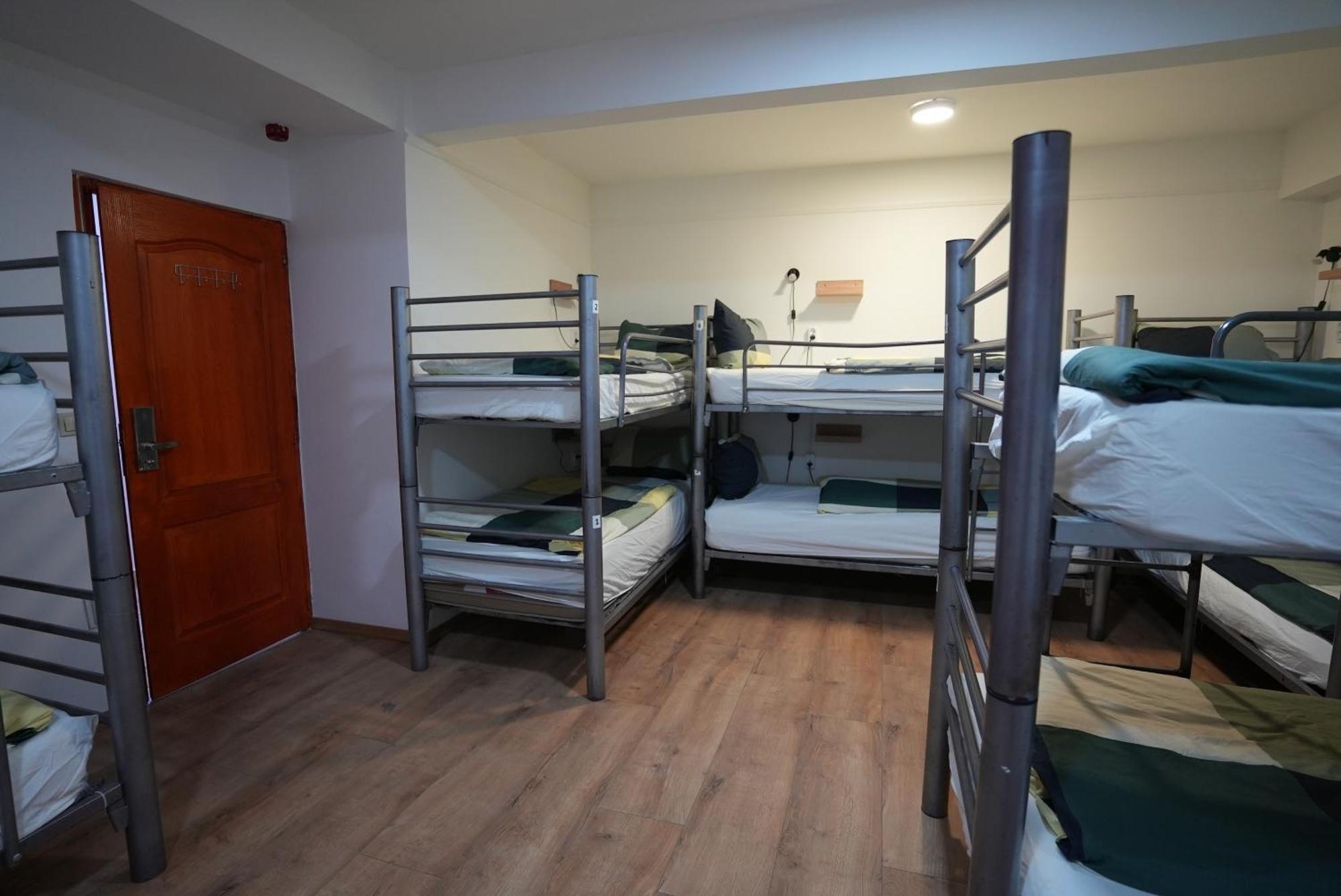 Center Hostel And Guest House บูดาเปสต์ ภายนอก รูปภาพ