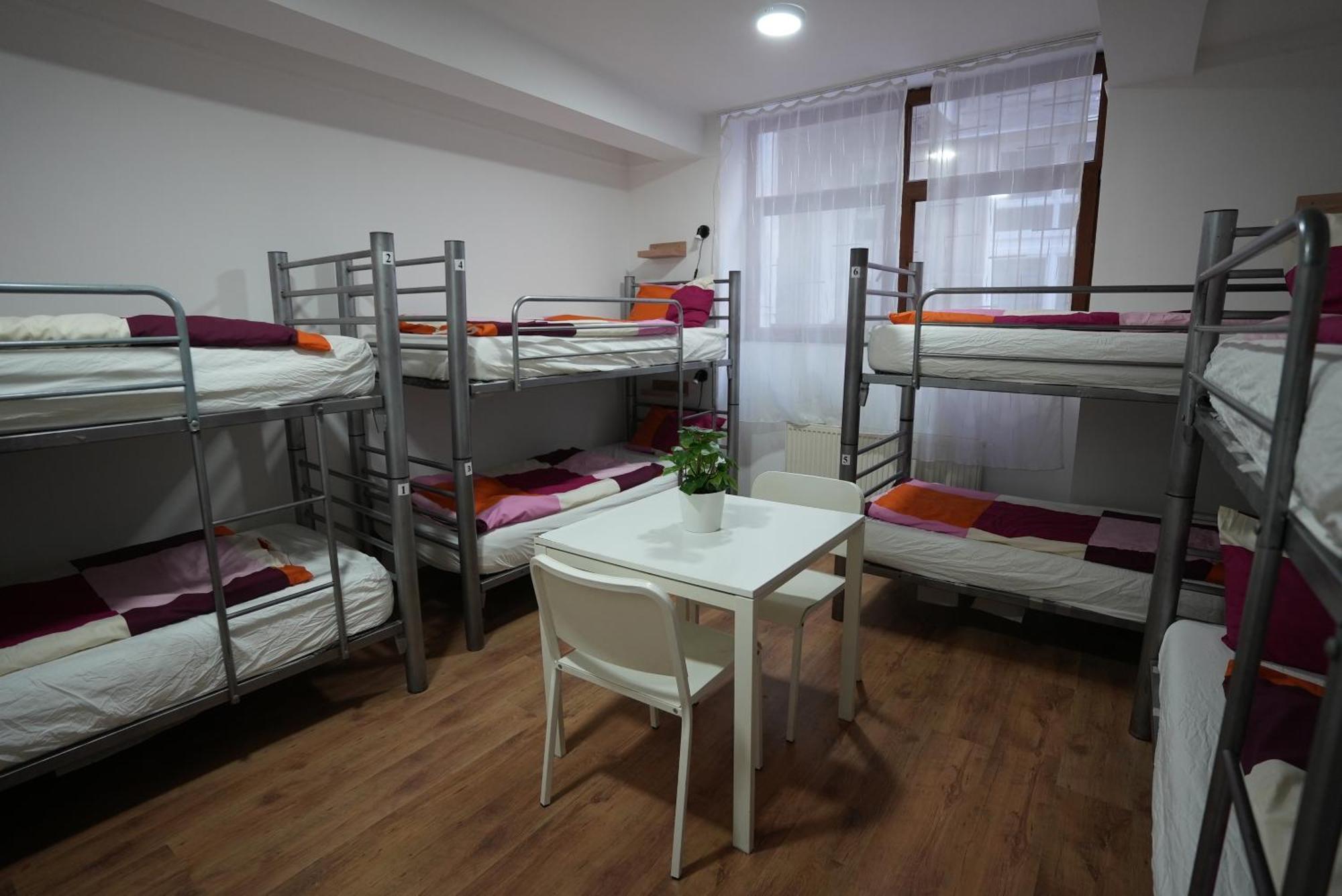 Center Hostel And Guest House บูดาเปสต์ ภายนอก รูปภาพ