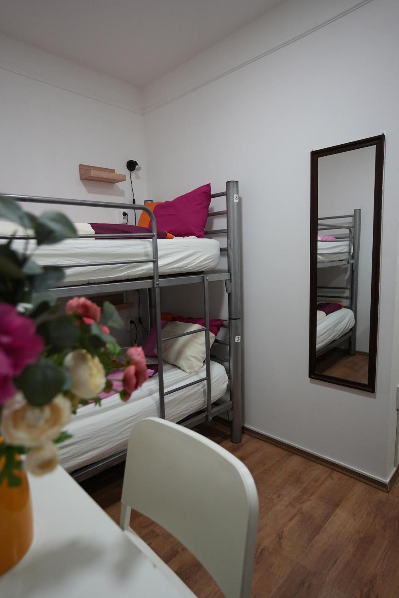 Center Hostel And Guest House บูดาเปสต์ ภายนอก รูปภาพ