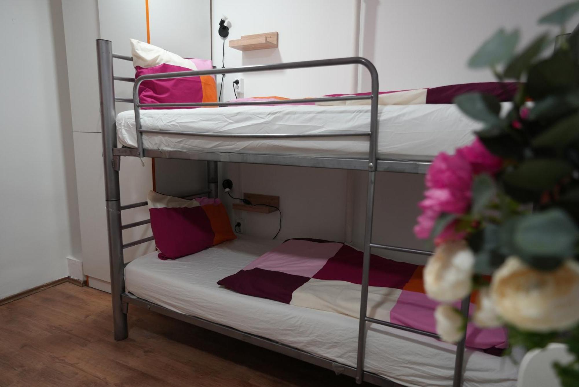 Center Hostel And Guest House บูดาเปสต์ ภายนอก รูปภาพ