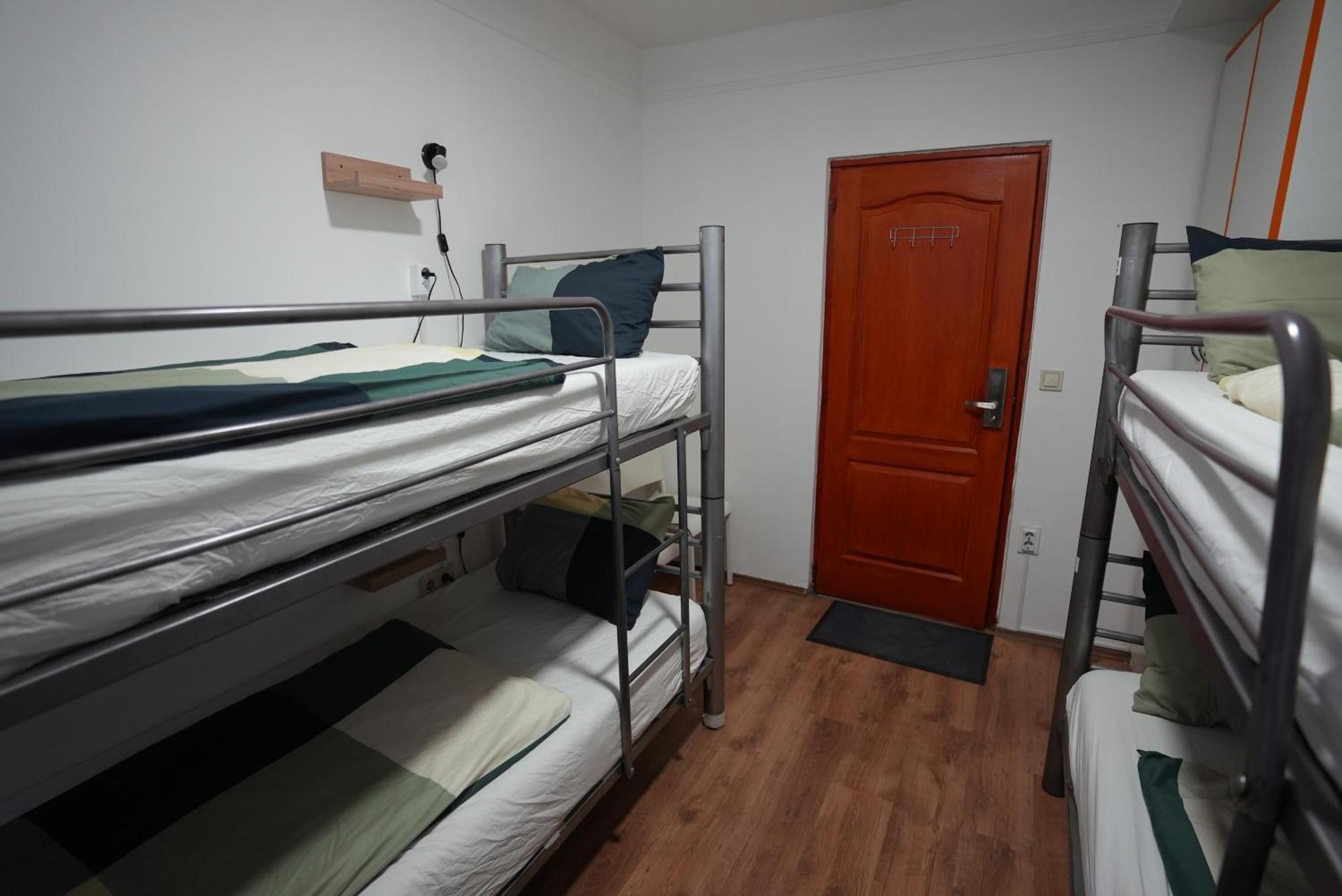 Center Hostel And Guest House บูดาเปสต์ ภายนอก รูปภาพ