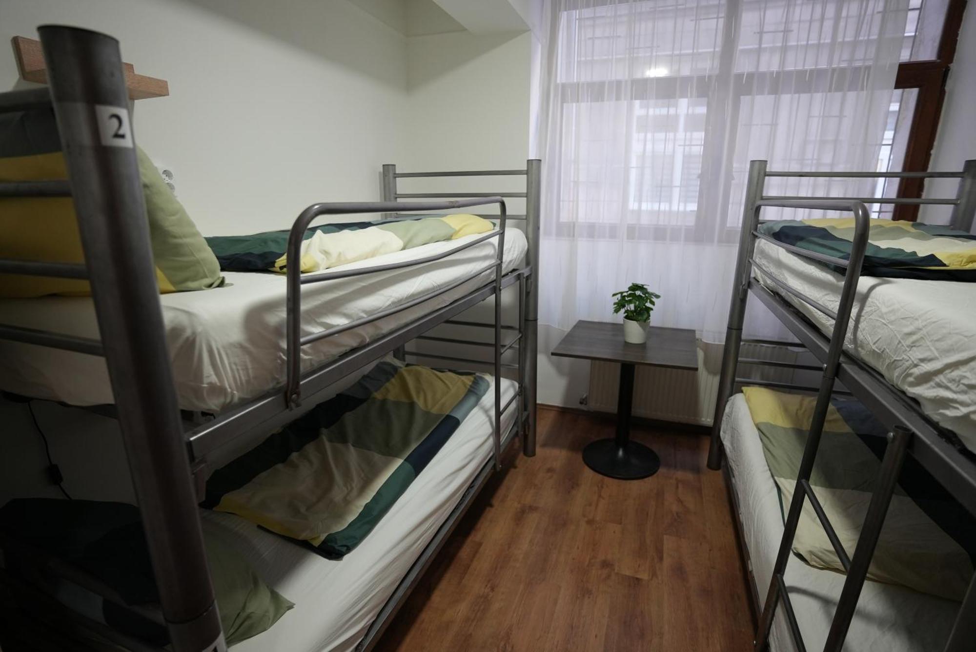 Center Hostel And Guest House บูดาเปสต์ ภายนอก รูปภาพ